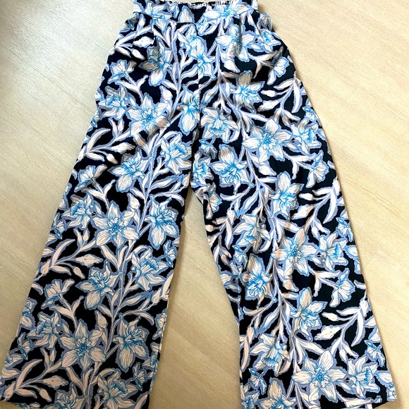 Floral Set - Picture 2 of 2